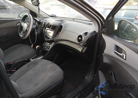 2014 Chevrolet Sonic Ls Auto z USA, uszkodzony, nr VIN 1G1JA5SH1E4183273